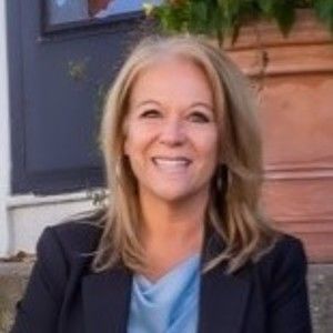 Meet your Posher, Paula